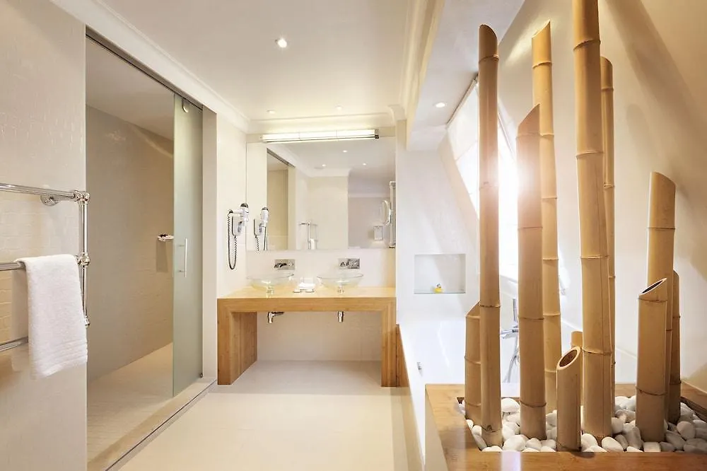 בריסל Hotel Metropole