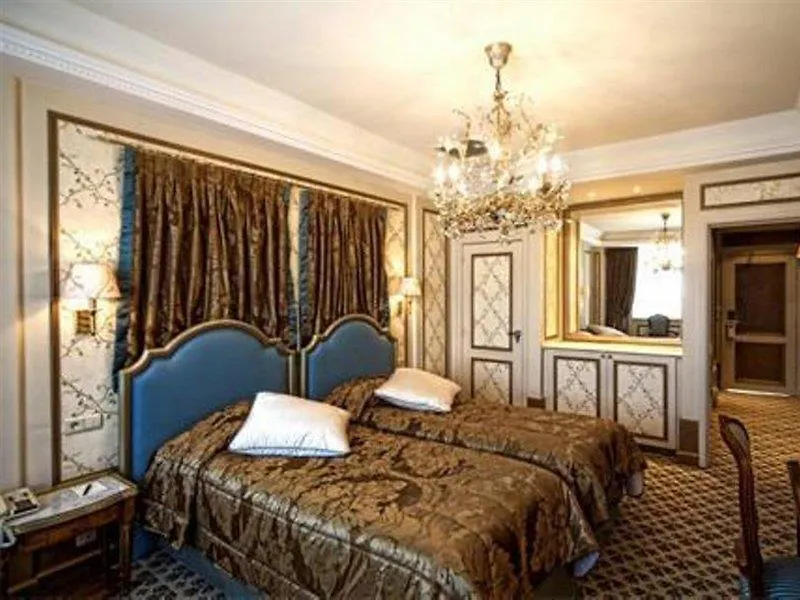 בריסל Hotel Metropole 5*,