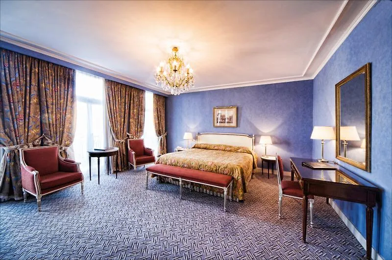 בריסל Hotel Metropole