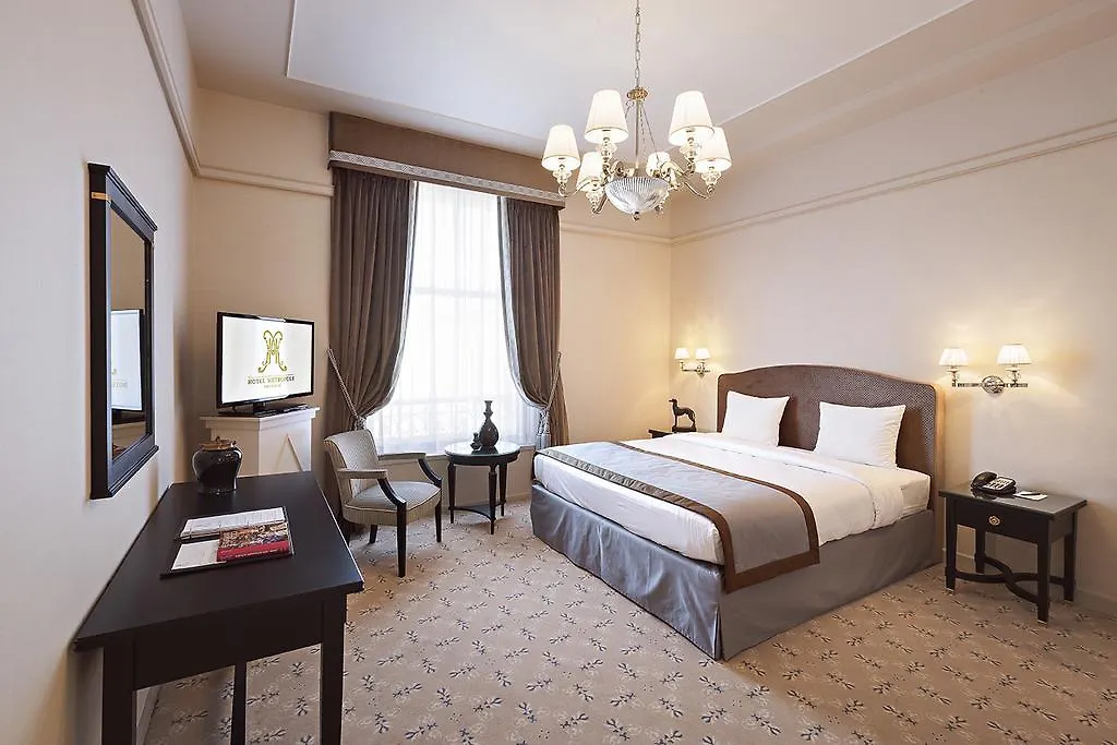 בריסל Hotel Metropole