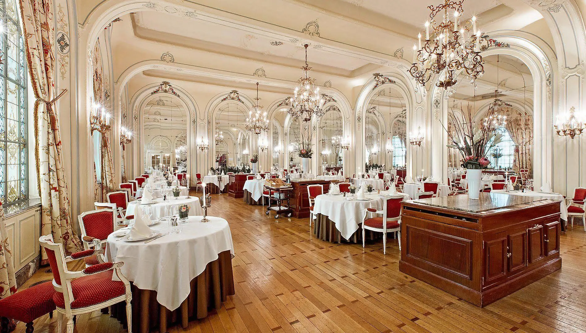 בריסל Hotel Metropole