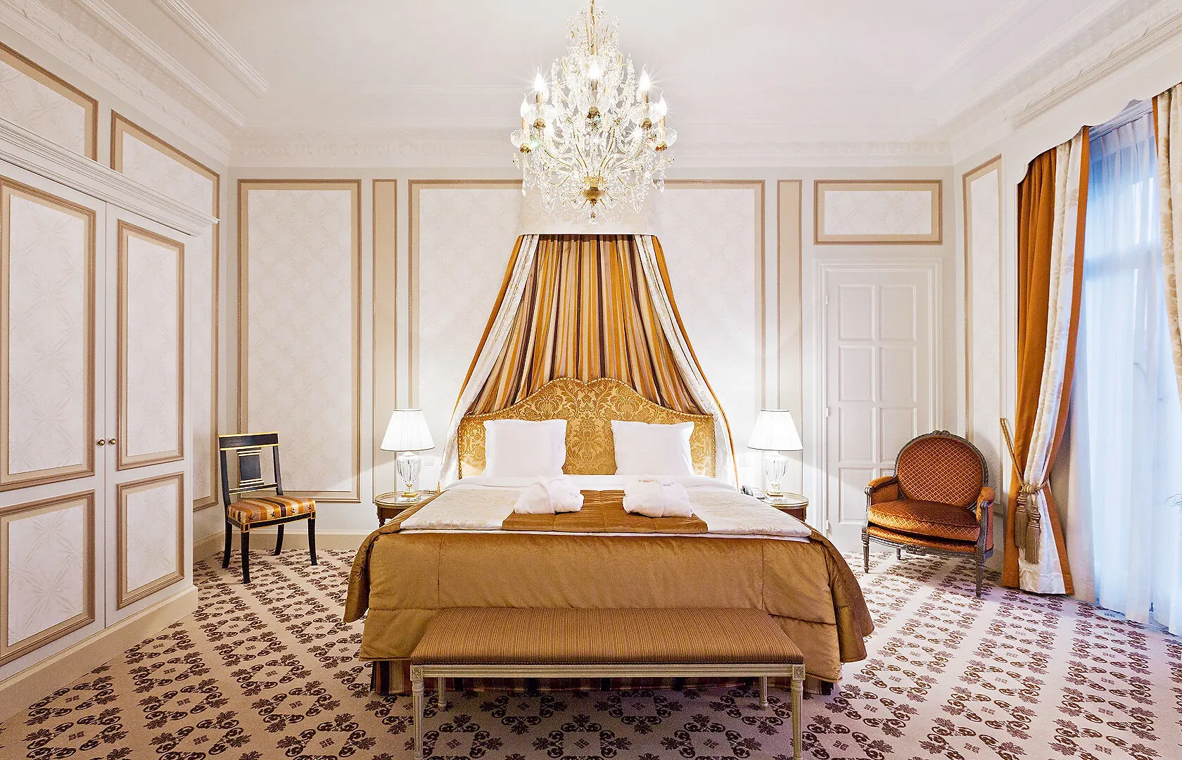 בריסל Hotel Metropole